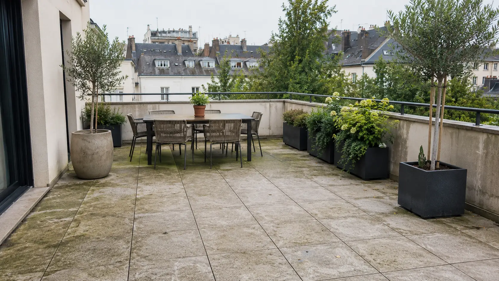 Avant — Terrasse avant et après nettoyage haute pression